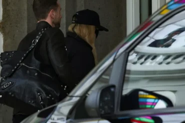 Madonna chega ao Rio para show de sábado na praia