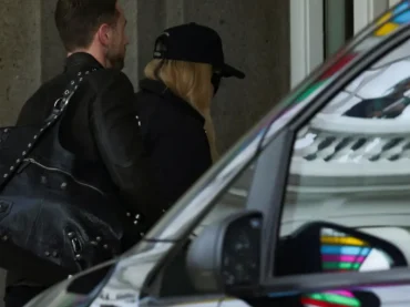 Madonna chega ao Rio para show de sábado na praia