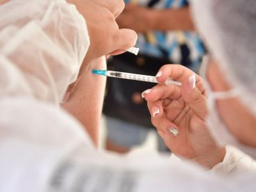 Governo do Amapá aplica mais de 2,5 mil vacinas contra a dengue no estado