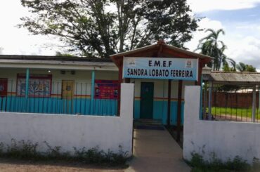 Pais reclamam de mudança de prédio do anexo da Escola Municipal Sandra Lobato Ferreira: “Não temos como gastar pra levar nossos filhos pra escola”, disse um deles