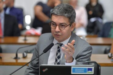 Projeto de Randolfe que cria a Universidade Federal da Fronteira Norte no Oiapoque é aprovada em comissão do Senado