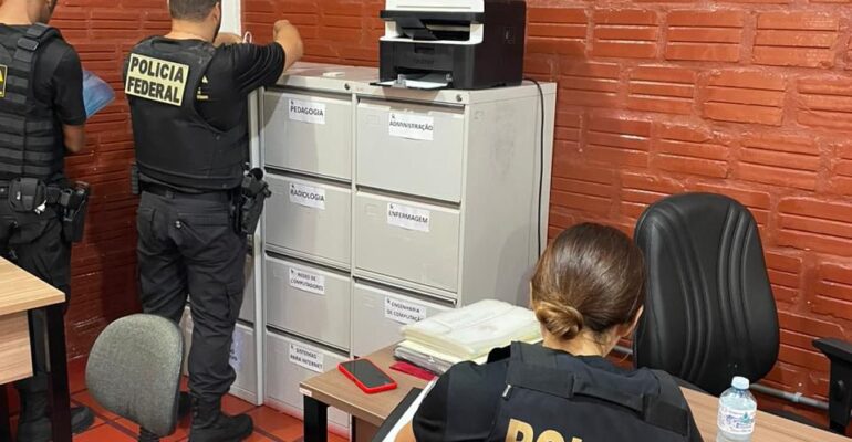 PF cumpre mandado de busca para reprimir compartilhamento de imagens contendo abuso sexual infanto