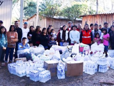 Terra, água e ar: a logística para levar assistência e medicamentos para aldeias no RS
