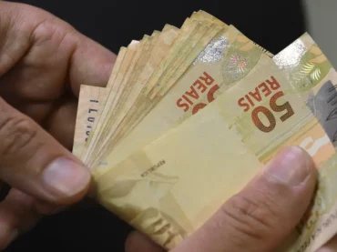 Brasileiros ainda não sacaram R$ 8,02 bilhões de valores a receber