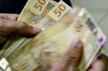 INSS paga segunda parcela do 13º a quem recebe acima do mínimo