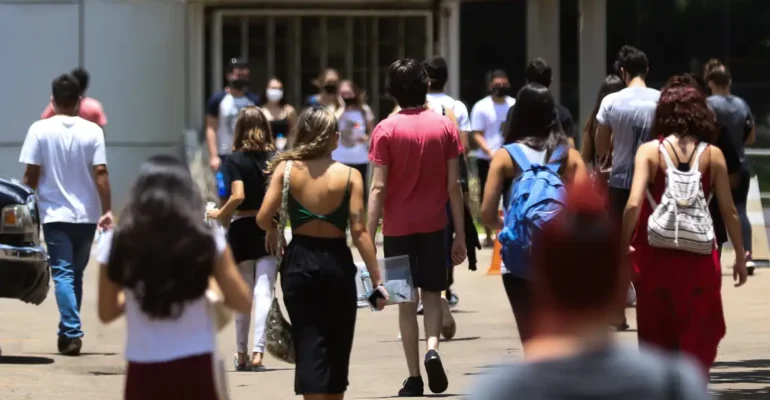 Fies: inscrições para vagas remanescentes terminam nesta segunda