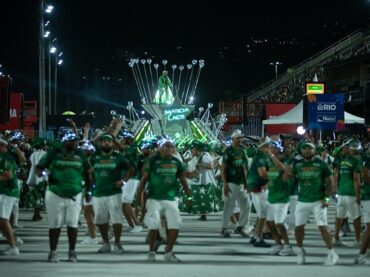 Retorno dos ensaios técnicos do Rio Carnaval reúne 40 mil pessoas no Sambódromo