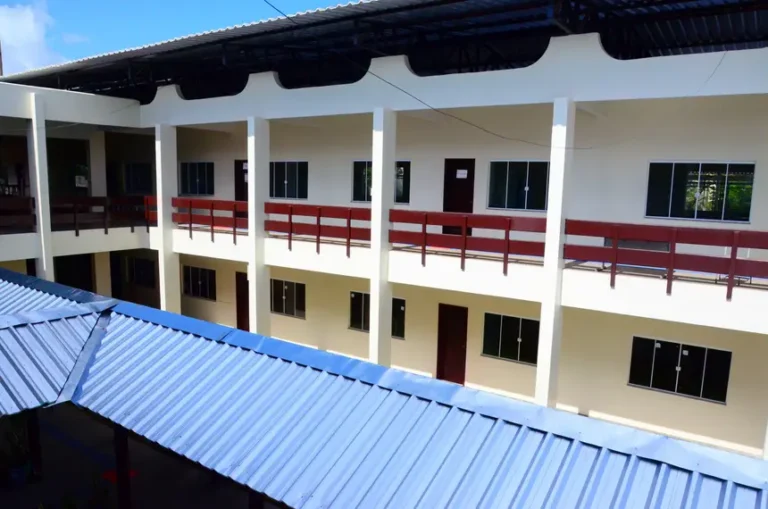 Governo do Amapá avança nas obras de revitalização da Escola Estadual Raimunda Virgulino, em Macapá
