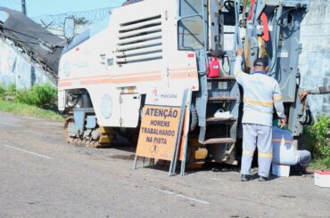 Prefeito Pedro DaLua assina Ordem de Serviço para obras na Avenida Hildemar Maia